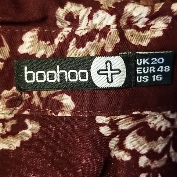 Boohoo Plus Floral Button Down - Picture 3 of 5